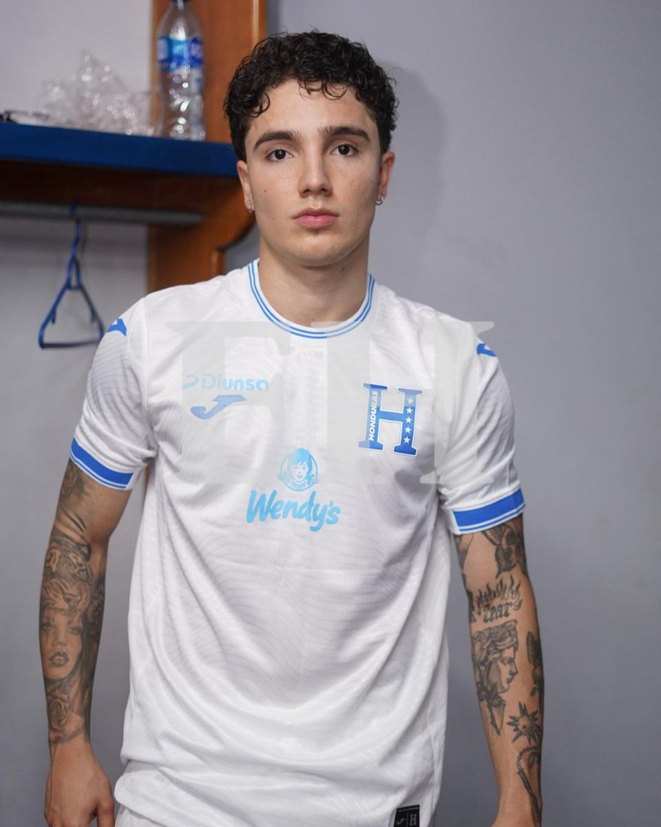 diarioelheraldo's tweet image. 😍🇭🇳 ¡Qué guapo y elegante te ves, Joao, con los colores de la selección de Honduras! ⚽✨

FOTOS: Mauricio Ayala | OPSA