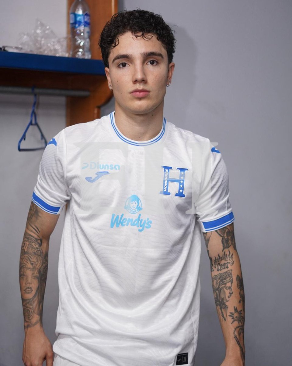 diarioelheraldo's tweet image. 😍🇭🇳 ¡Qué guapo y elegante te ves, Joao, con los colores de la selección de Honduras! ⚽✨

FOTOS: Mauricio Ayala | OPSA