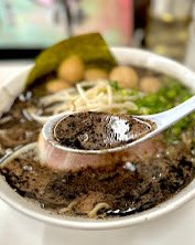 ぶたまるき本日も張り切って営業します🍜
昼　11:00〜14:00
夜　17:00〜20:30
休日もよろしくお願いします！

🅿️店舗裏に4台
※満車の場合は男坂ぶ太郎の駐車場をご利用ください。
#神奈川県 #秦野市 #ラーメン