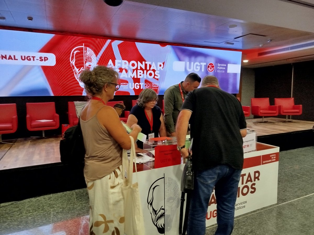 Tras la presentación del informe de gestión y de la comisión de control, aprobados por unanimidad, se ha iniciado el debate de estatutos, propuestas y presentación de candidaturas. Posteriormente,  se ha procedido a la votación secreta de la única candidatura presentada.