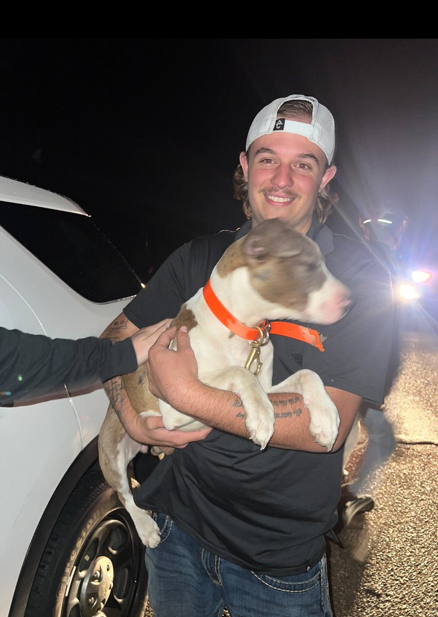 The night we rescued Zero from Rolling Fork ❤️🐶 <a href="/JordanHallWX/">Jordan Hall</a> <a href="/Sierra_Lindsey3/">Sierra Lindsey</a>