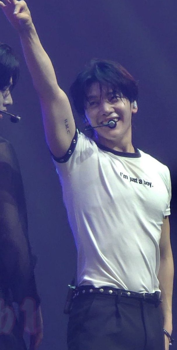 myseokryudan's tweet photo. he's just a boy. https://t.co/i1IZM4tTPC