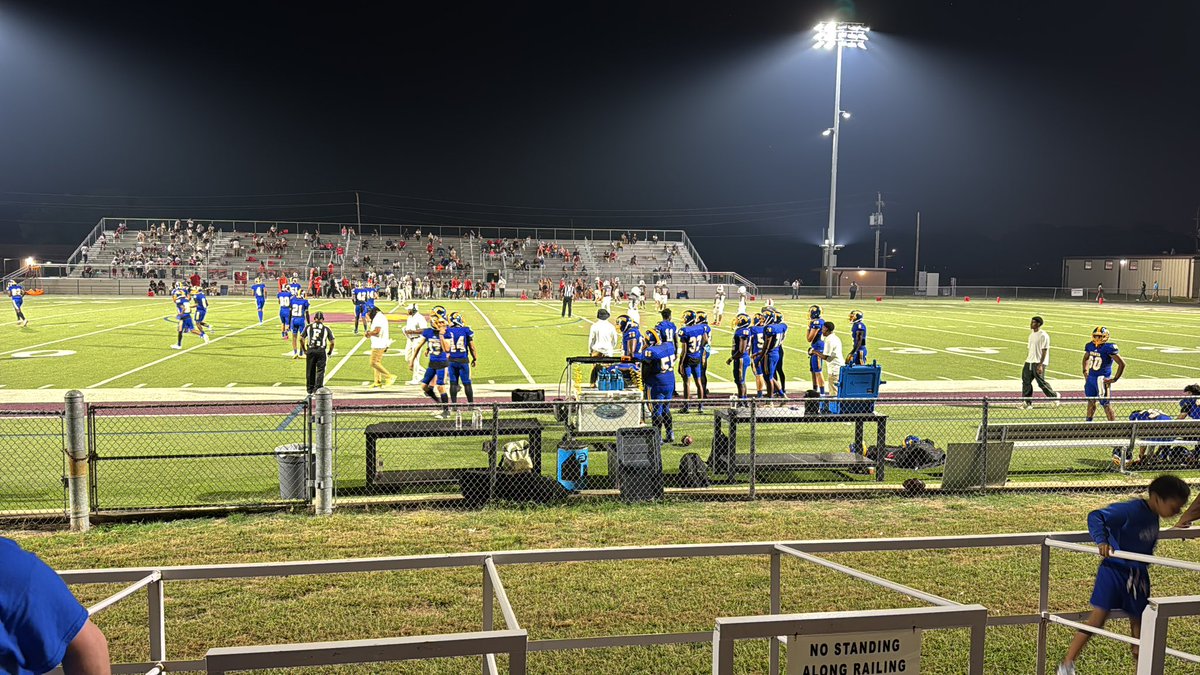 RubyGarzaDISD's tweet image. Let’s go @wwsamuell Spartans! Friday Night Football fun amd going for the win! @Region1DISD @LauraRubioGarza @dallasathletics @IrishLatina09