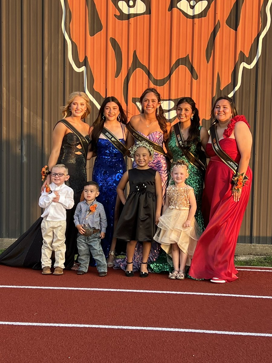 We are so proud of all the candidates, especially two of our very own 🥎 Congratulations to #00 Vida Fierro &amp; #12 Lisbeth Quiroz on being Homecoming Queen Nominees!!!! Shining on and off the field 🧡🖤