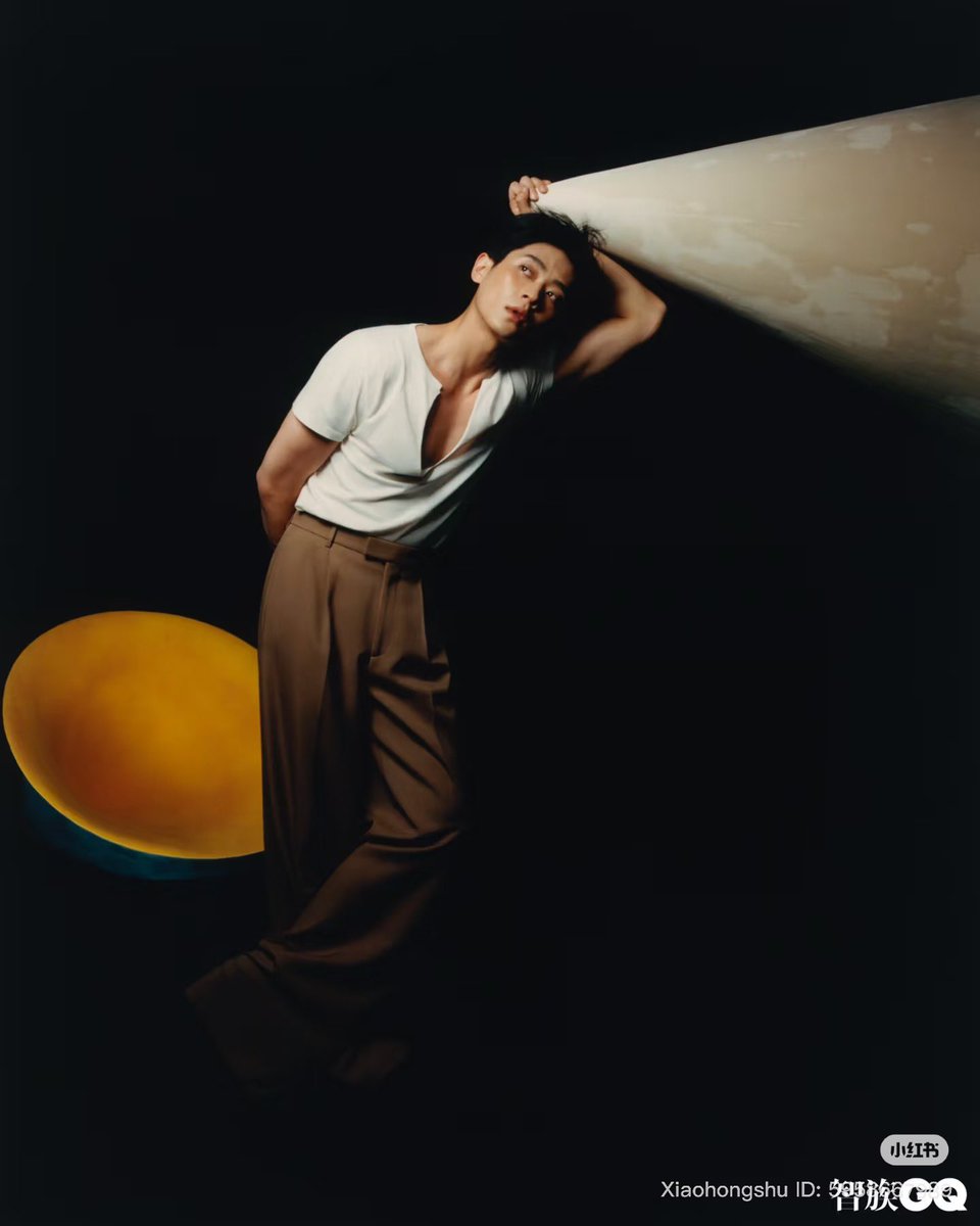 คนอะไรว่ะใช้คำว่าหล่อทั้งวันยังไม่พออีกกกก 💕

• GQ magazine shooting.

#เฉิงเหล่ย 
#ChengLei