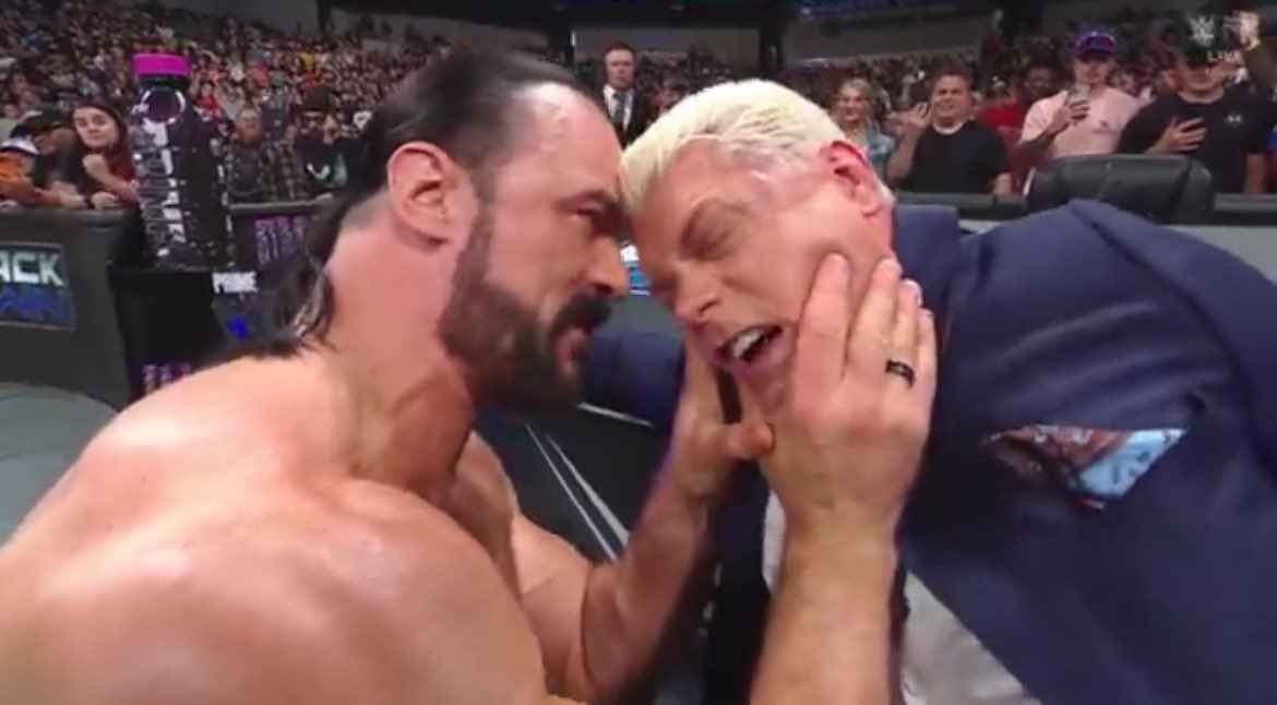 A match with only full segment is about to main event WrestlePizza 

A match main eventing over AJ Lee’s first match in a decade.

You only do that for a HUGE SURPRISE or a HUGE CHANGE.

Lock in….
#SmackDown