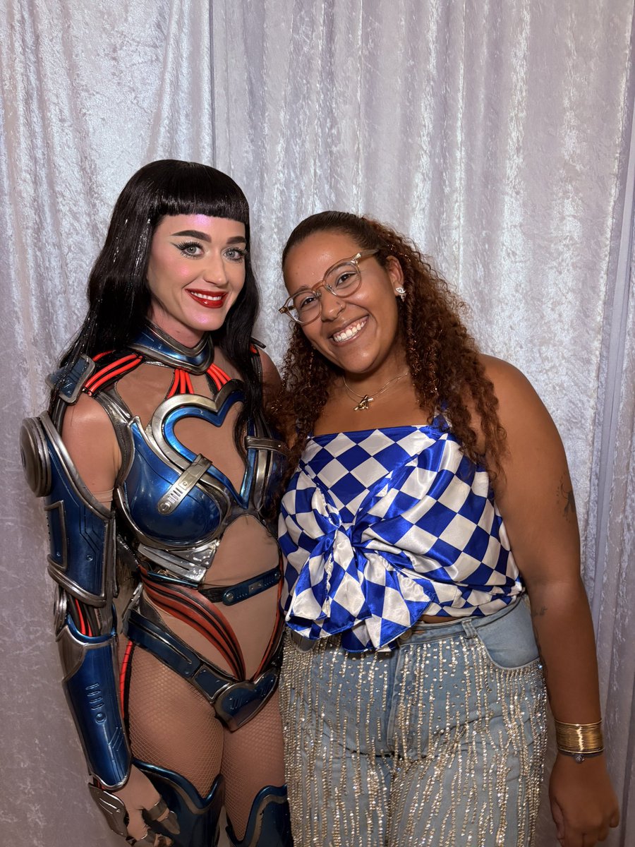 dropkeys's tweet image. all the love that i have lost came back to me 🤍🦋

THIS IS LIFETIMES!!!!!! I LOVE YOU @katyperry