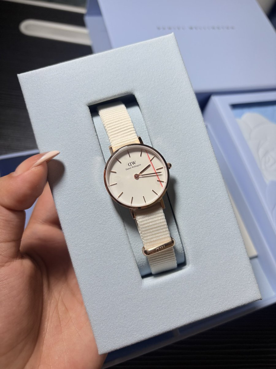 usedbyalrisaa's tweet image. ⁺◟ นาฬิกา Daniel Wellington 🧸💖✨
หน้าปัด 28 mm
กล่อง gift box limited ซื้อเป็นของขวัญได้ค่ะ
มือ 1 ไม่แกะซีน ป้ายห้อย
ราคามือ 1 4750฿

ส่งต่อ 1490b. ส่งฟรี

#ส่งต่อ #ส่งต่อdw #ส่งต่อdanielwellington
#ส่งต่อแหวนdw #ส่งต่อของมือสอง #ส่งต่อเครื่องประดับ #dw #กำไลdw #ส่งต่อคสอ