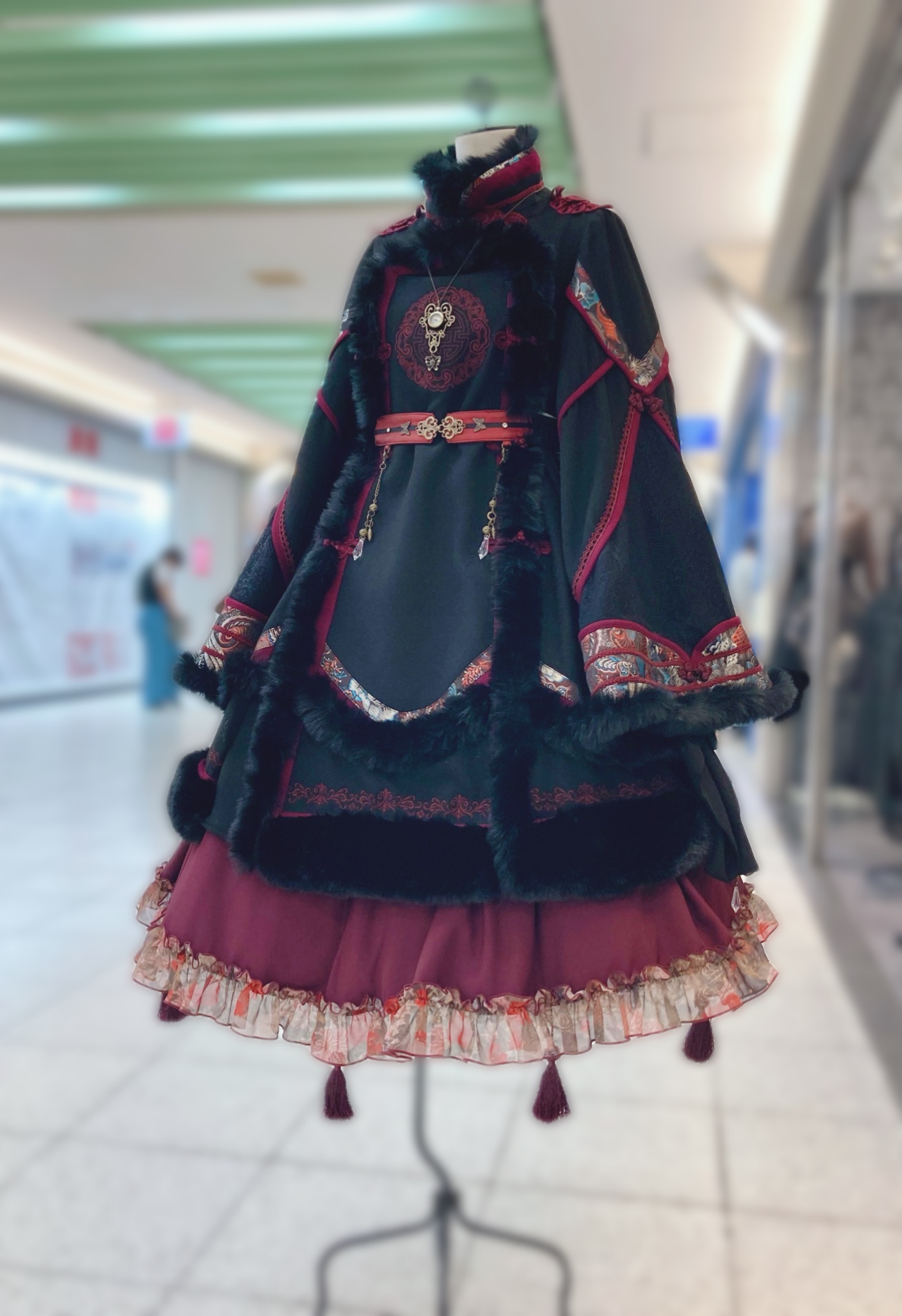 限定セール　OZZ和チャイナ風オーバースカート（ホワイト系） 限定セール OZZ和チャイナ風オーバースカート（ホワイト系）