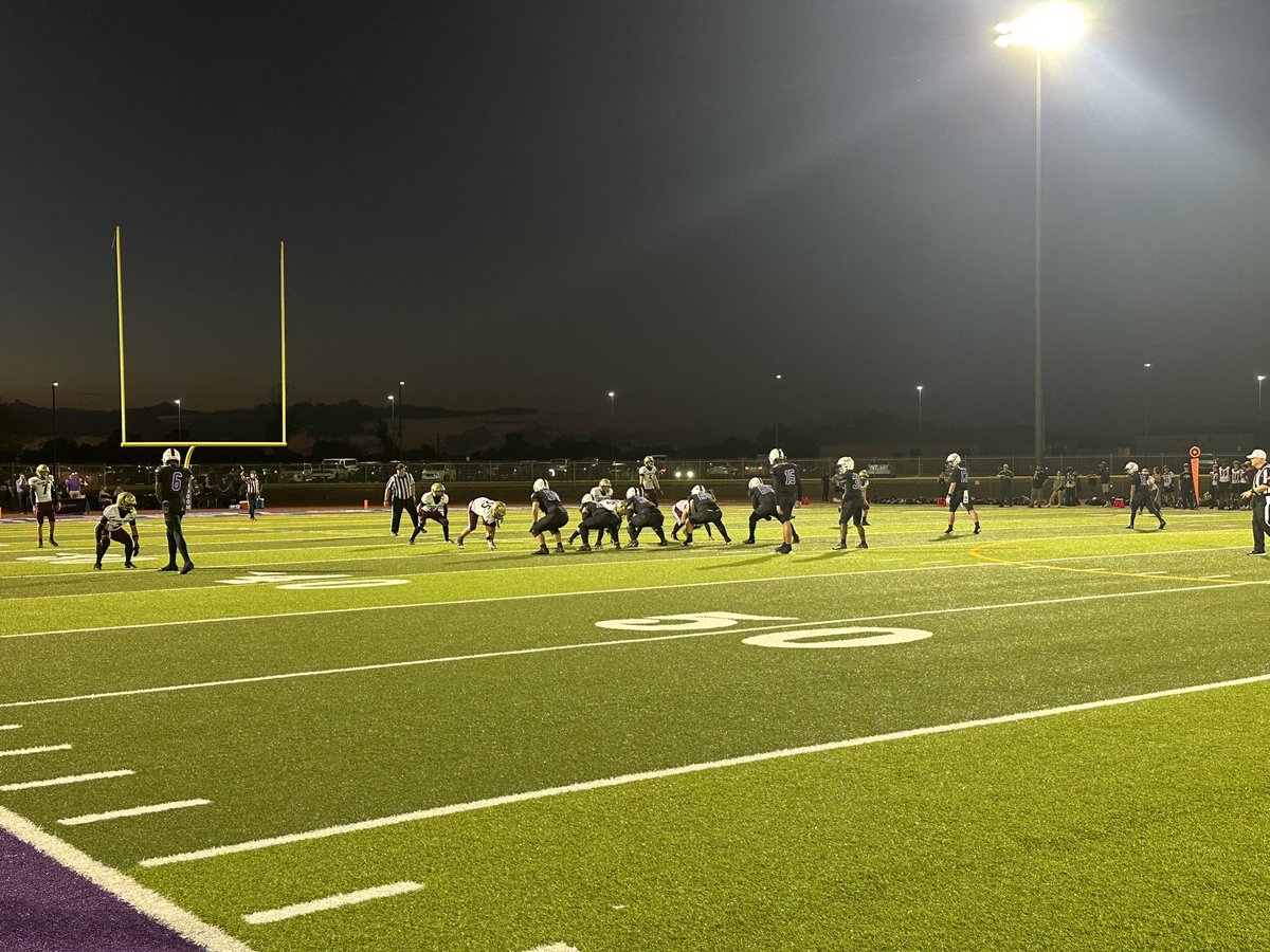 Watching Friday night lights action at Valley Vista vs. Shadow Ridge 🔥 Grateful to the coaches for their hospitality. Always on the lookout for talent, ready to run with the pack 🐺 🏜️
