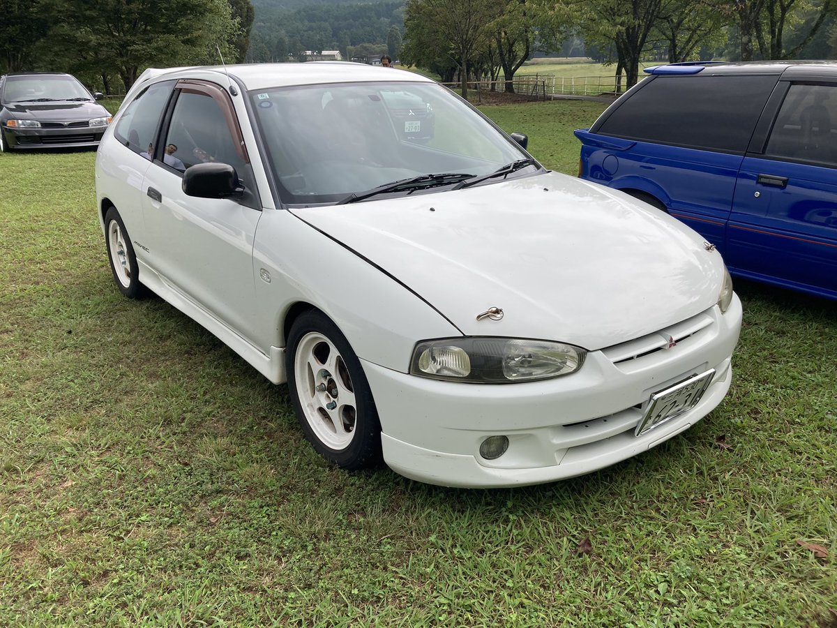 1low_so's tweet photo. 【2025年】
変わった人
変わらない人
ランプポッドがLEDバーになった人
車高が変わりすぎた私
4人とも乗れなくなるまで乗る決意💪
#ミラージュフォーラム #ミラフォ
#三菱ミラージュ #MITSUBISHIMIRAGE
#CJ4A #CJ2A #CM5A
#4G92 #4G15 #4G93 https://t.co/TrW4j8VFJi