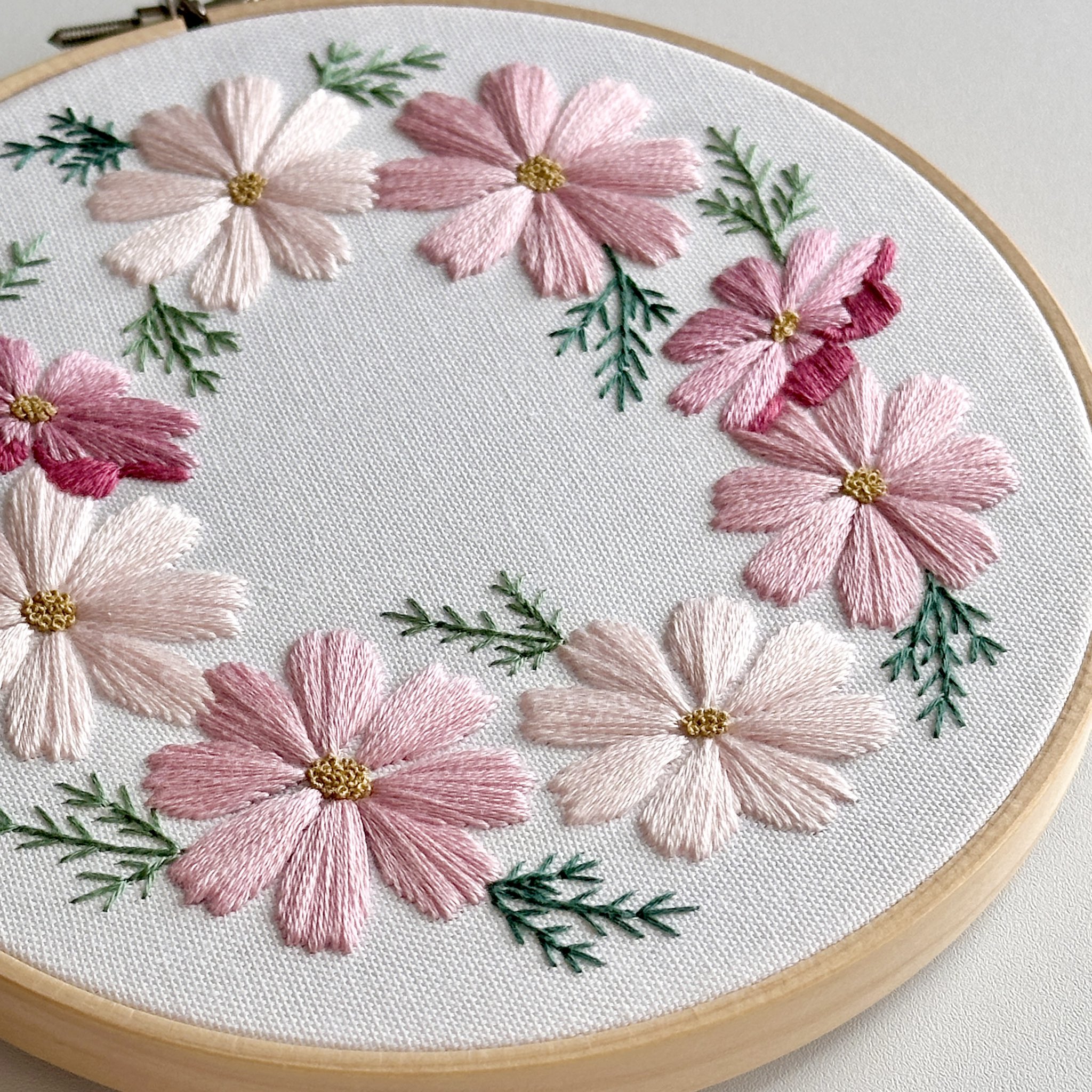 ナ4【26】◆逸品◆正絹◆色無地フルセット　 ◆地模様（花文様刺繍） はなこまち🪡 (@hanakomachi00) / X