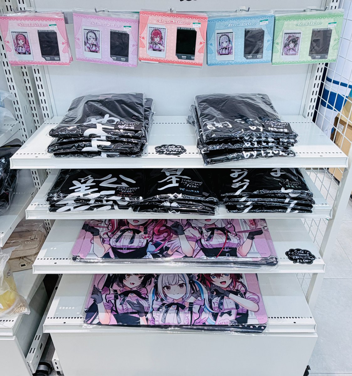 kotobukiya_nmb's tweet image. 【なんば】

\#にじさんじ「Café Cutemare」グッズ一部入荷/

❤チェキフィルム2枚セット 各¥1,500(込)
❤大判ラバーマット各¥3,500(込)
❤メッセージTシャツ各¥4,500(込)

是非、ご利用ください！！

#アンジュ・カトリーナ #戌亥とこ #笹木咲 #椎名唯華 #リゼ・ヘルエスタ