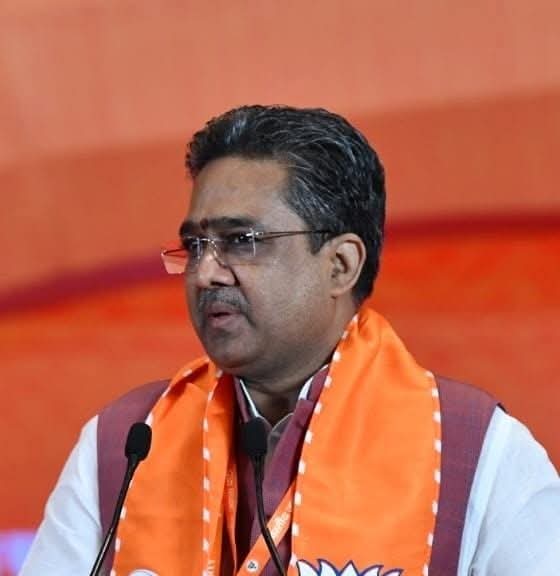 सरल-सहज व विलक्षण प्रतिभा के धनी, ओजस्वी वक्ता, कुशल संगठन शिल्पी, कठोर परिश्रम करने वाले, योग्य रणनीतिकार एवं <a href="/BJP4India/">BJP</a> के राष्ट्रीय महामंत्री आ0 श्री <a href="/sunilbansalbjp/">Sunil Bansal</a> जी भाईसाहब को जन्मदिन की हार्दिक बधाई एवं शुभकामनाएं!

प्रभु श्रीरामजी आपको दीर्घायु, प्रसन्न और स्वस्थ रखे।