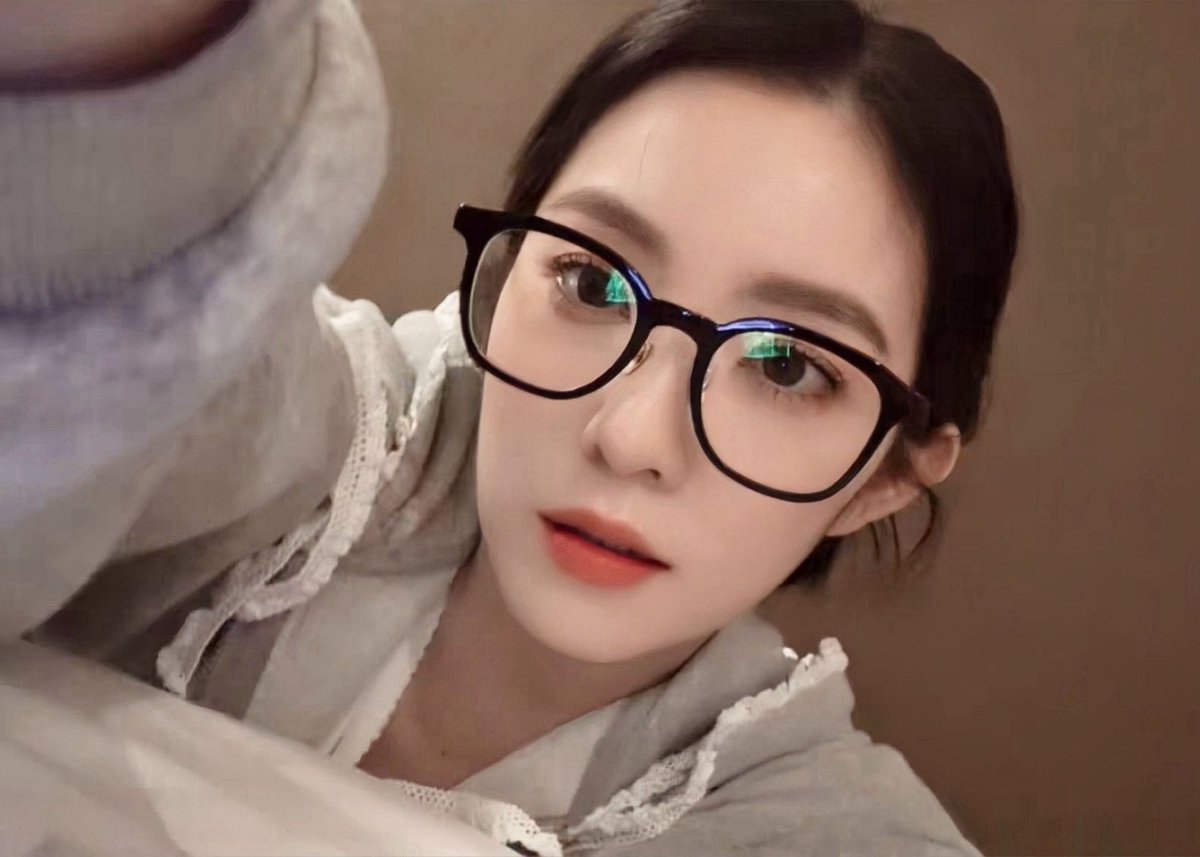 🌷🐰🌷 (@preciousrenebae) on Twitter photo 