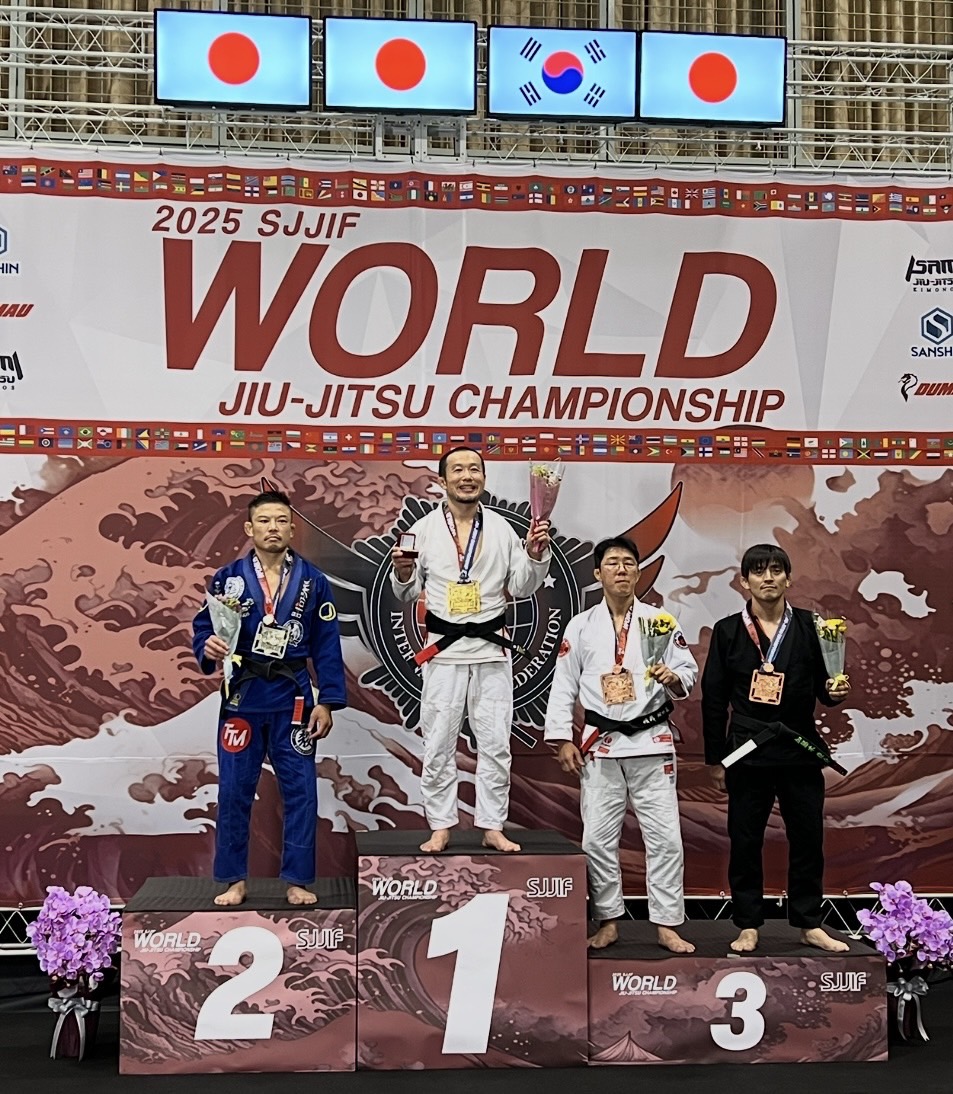 【ワールド 世界大会】

あと一歩及ばず。
あと少しのようで少しじゃない、頂点。
また日々精進致します。
沢山の応援ありがとうございました🙇

#柔術 #bjj