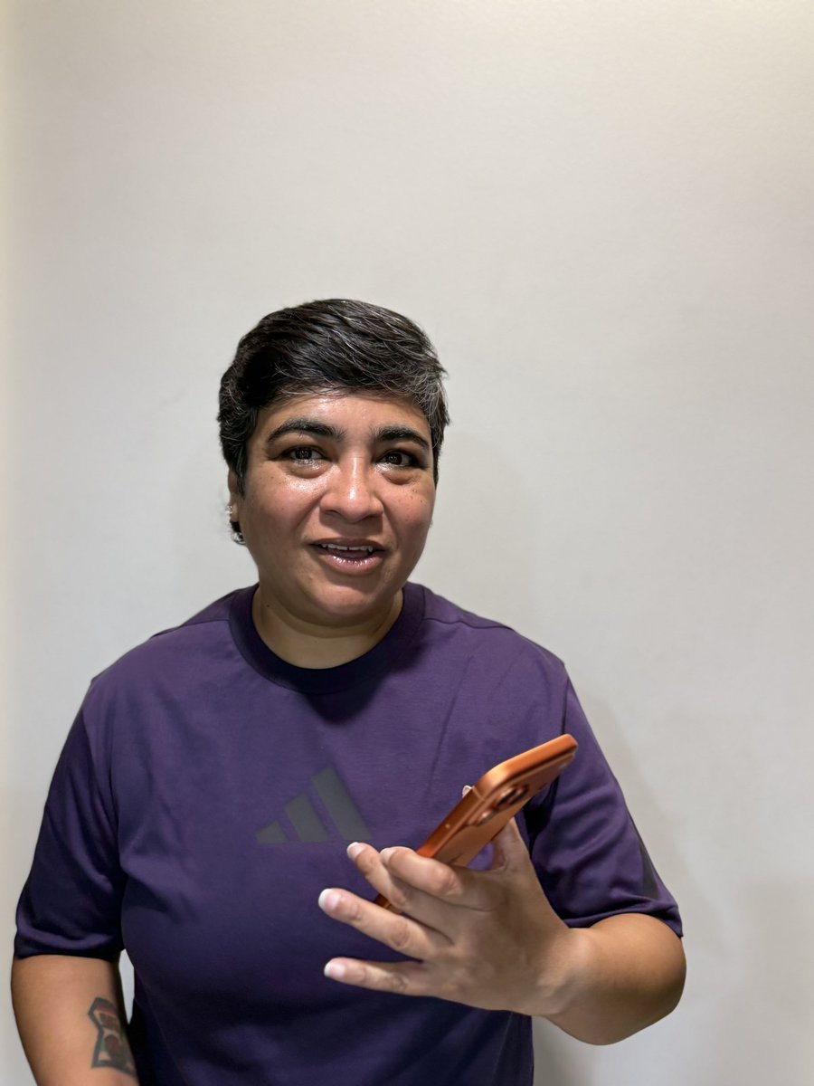 hetalgalabjp's tweet photo. New phone, new vibe! 📱💥 Rocking the bold Orange iPhone 17 Pro Max! 🧡 #FreshStart #OrangeStyle https://t.co/wbntUgHwlo