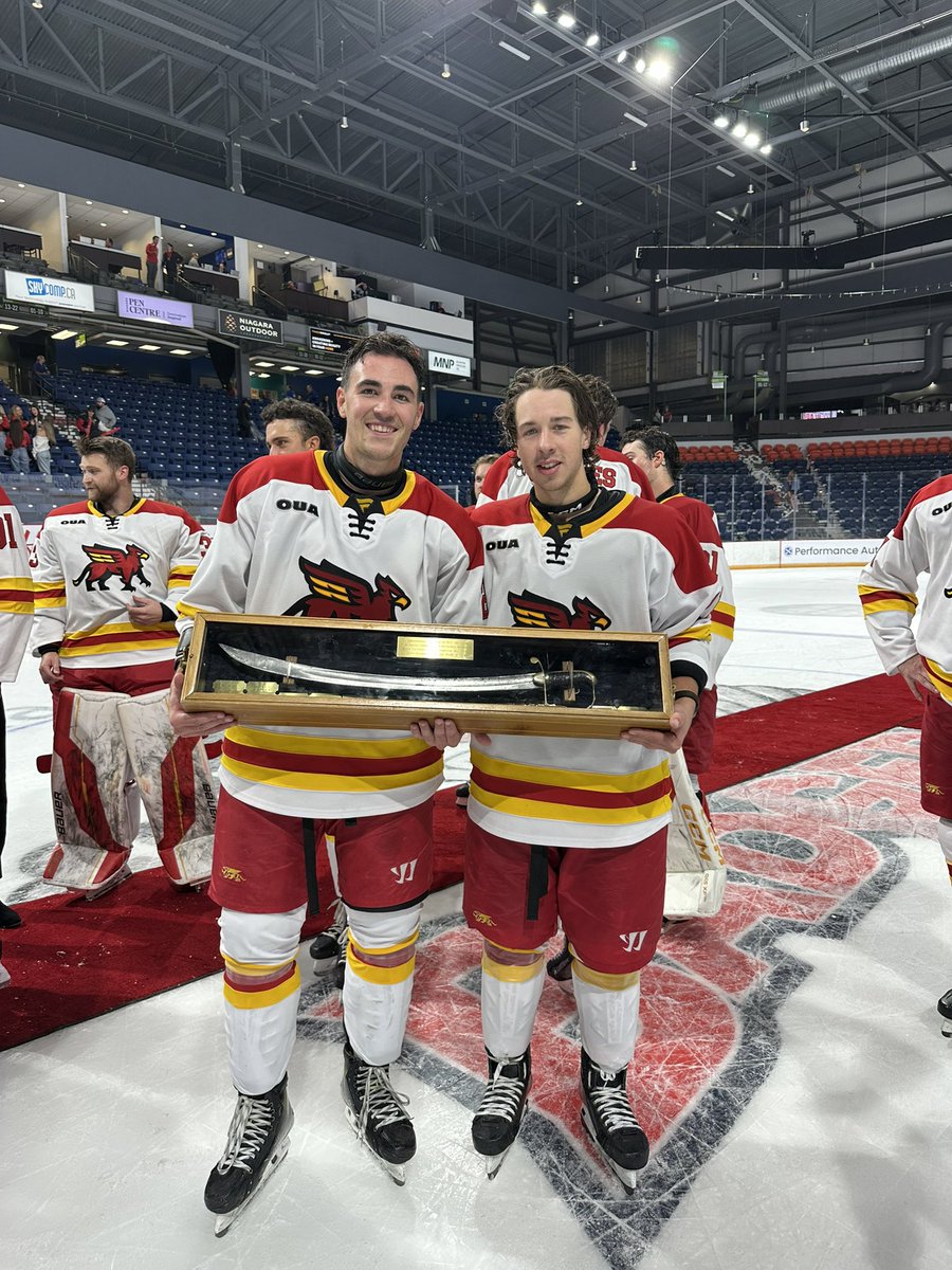 gryphonsmhky's tweet photo. The Gryphons take home the Steel Blade for the second consecutive year with a 5-1 victory! 🔥🗡️

#GuelphGryphons #GryphonPride https://t.co/SKudVCFUYV