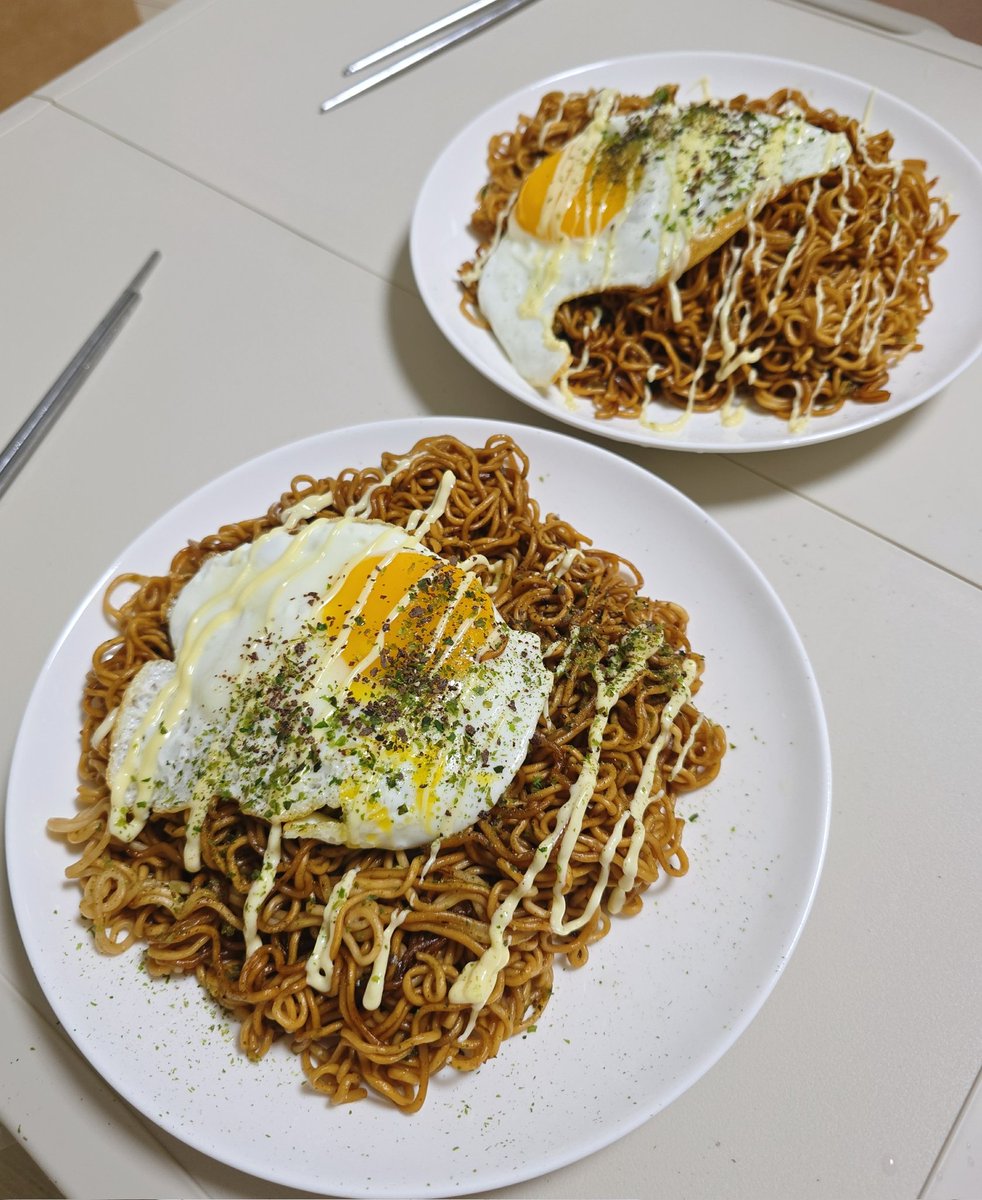 오므라이스 해주려 했는데 컵 야끼소바 먹고싶다니 뭐야💢💢💢