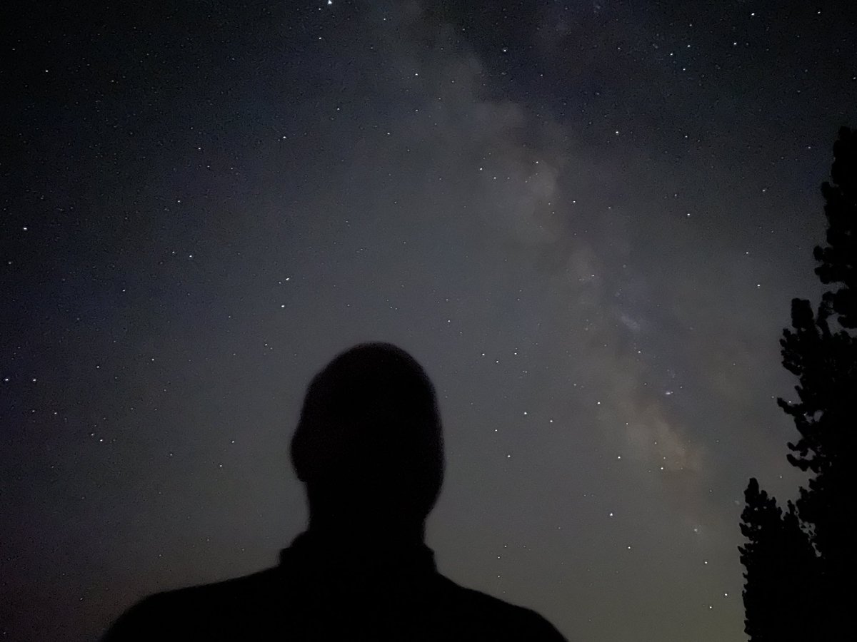 916JT's tweet photo. Celebrating another spin around the sun gazing at the Milky Way https://t.co/41pj8tGuKT