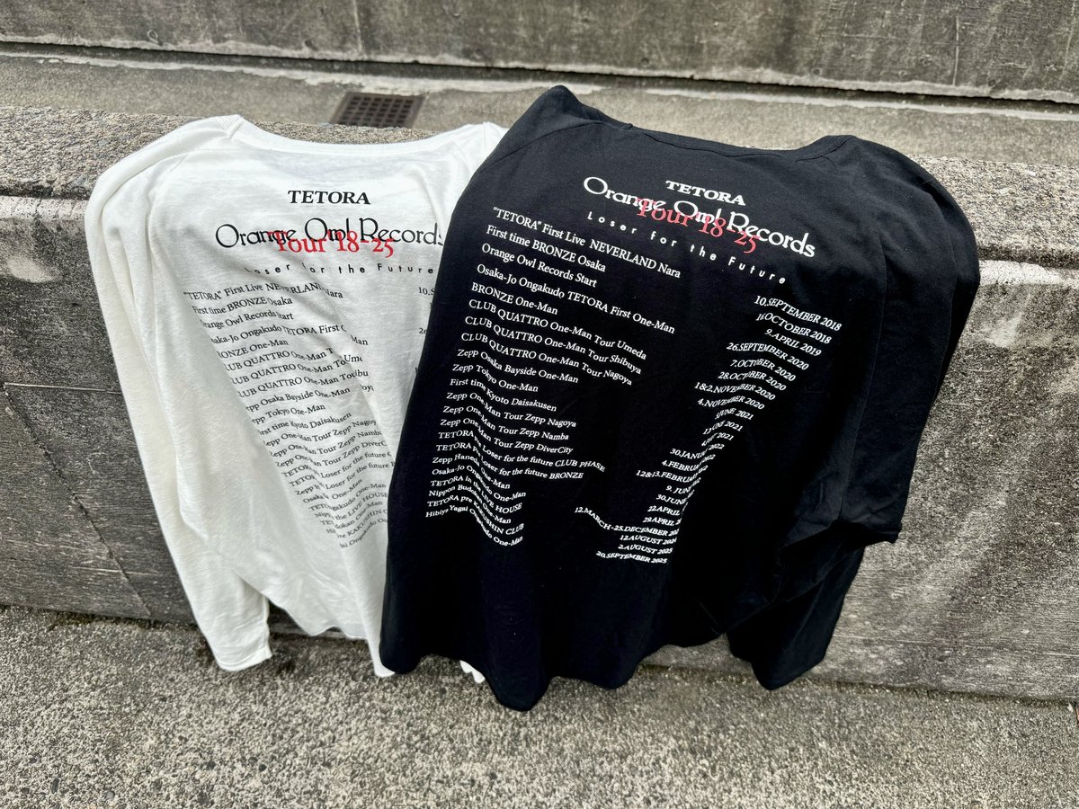 TETORA x DAIRIKU TETORAのマイルストーンが刻まれた ラグラン ロンTee
