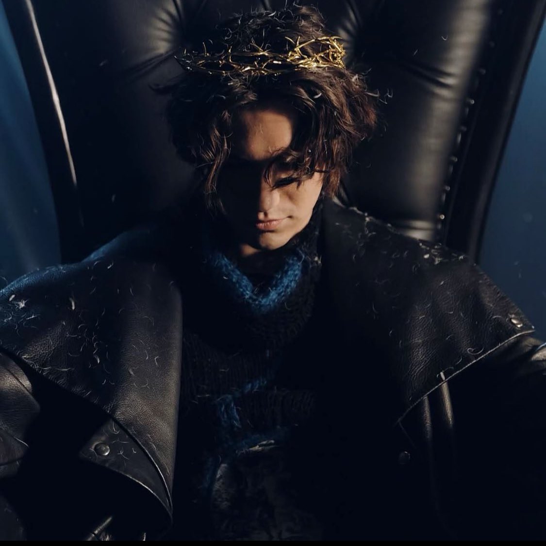 Happy Fragile Friday!
This masterpiece has been on repeat since it was released!! ⚔️⛓️🖤