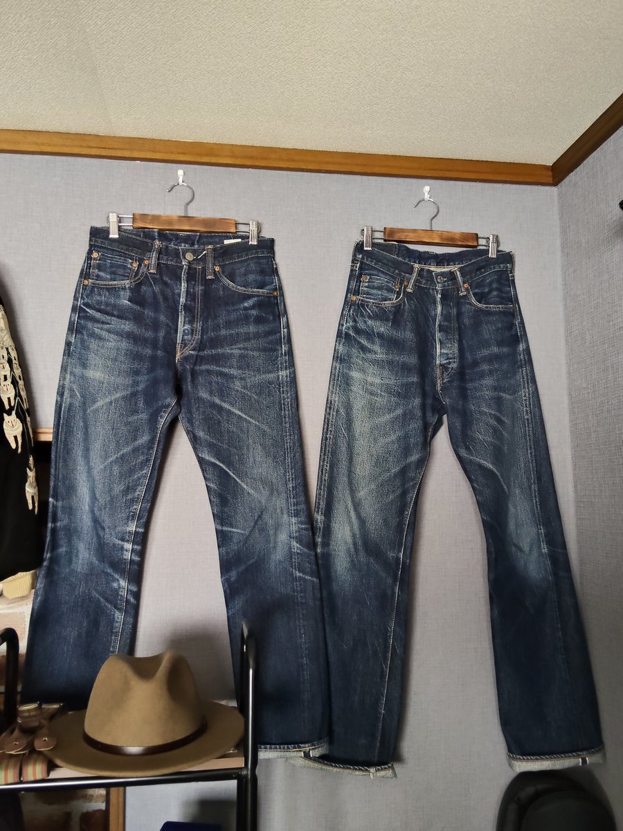 右→TCB
左→シュガーケーン
両方とも1年履いたやつ
このくらいの色落ち感が好き