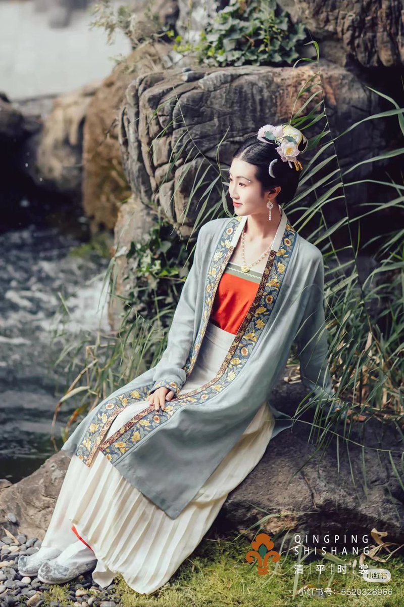 prc9999's tweet photo. 汉服·南宋

©️清平时裳

https://t.co/pmFDwZBCJ6 

#hanfu #汉服 #漢服 #songdynasty #ChineseCostume #ChineseStyle #チャイナ服  #中国メイク #hanfu_challenge #漢服チャレンジ #ChineseCulture #중국풍 #한푸  #hánphục  #traditionalcostumes #chinesetraditionalclothes https://t.co/4CS4E6Fxfx