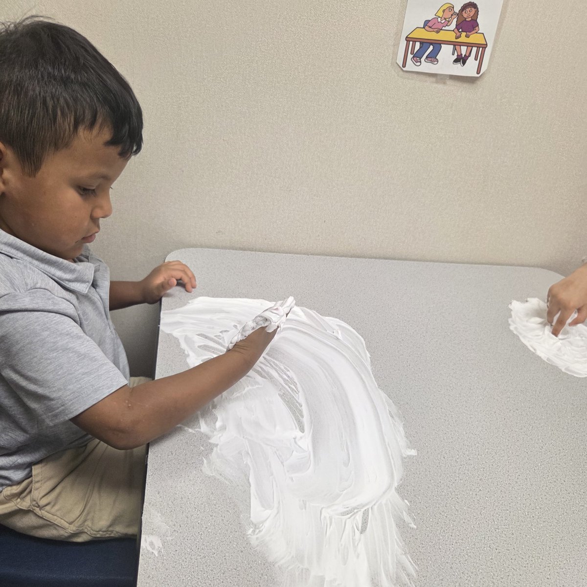 erily_g's tweet photo. Having fun with science. #ECSEHicks #HicksTigers https://t.co/aWZS9Uk5VD