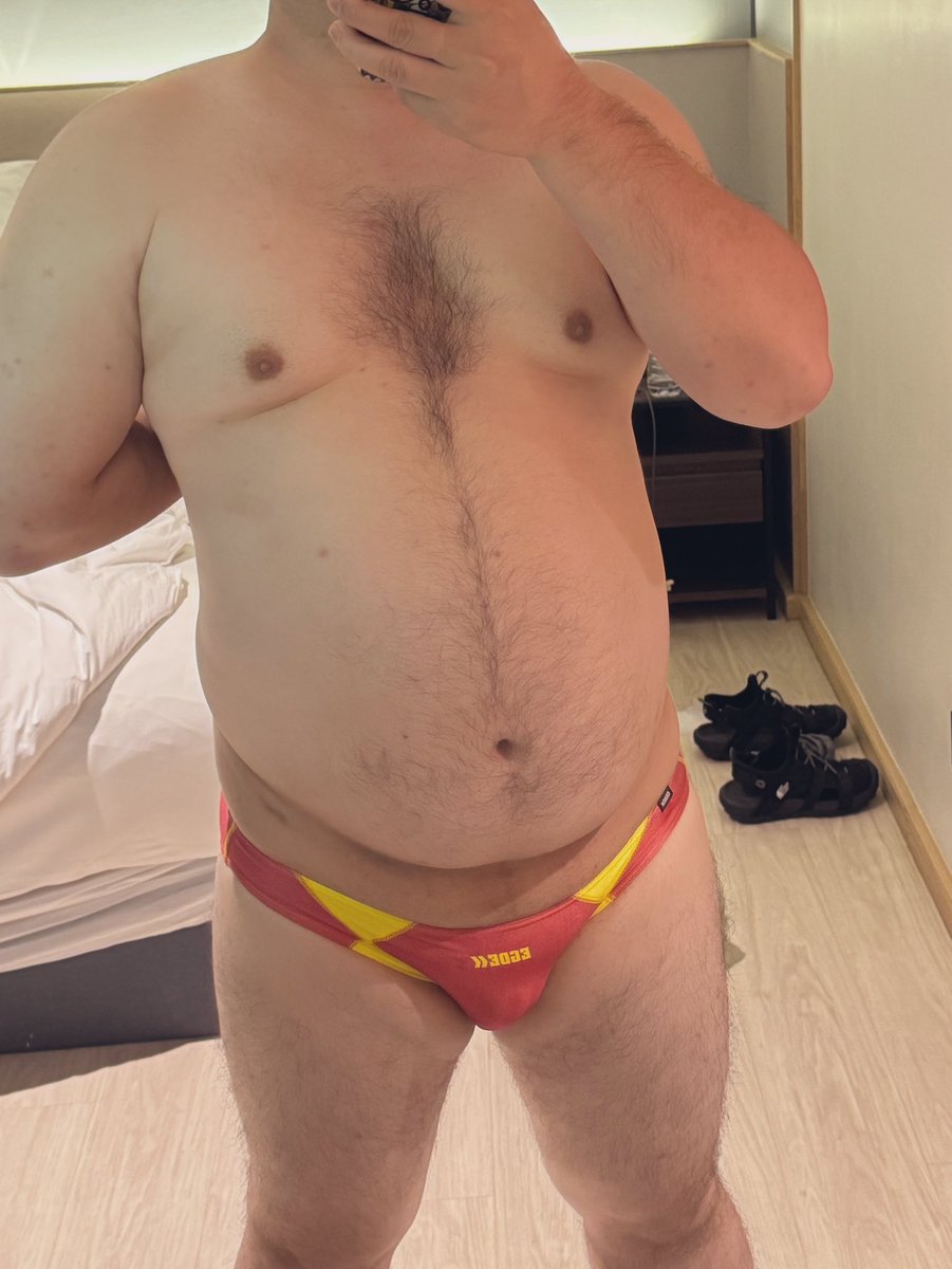 穿着毛背心的熊熊 tweet media