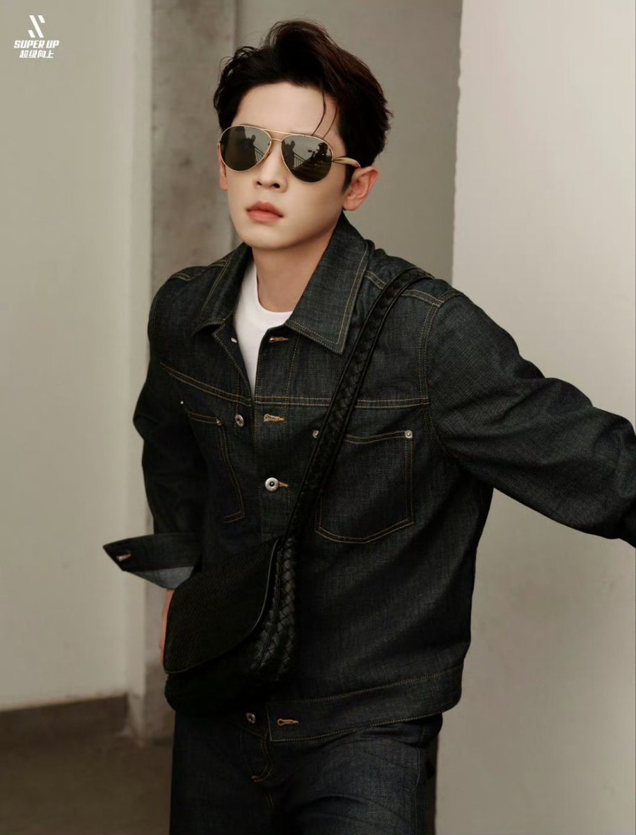 📸 250919 #ChengLei's team weibo updates more photos for Bottega Veneta

“With a sense of rhythm, it shows the pioneer attitude and enjoys the pure present moment.”

SO HANDSOME LEIZI!!! ❤️‍🔥❤️‍🔥❤️‍🔥

#丞磊 • #RyanCheng