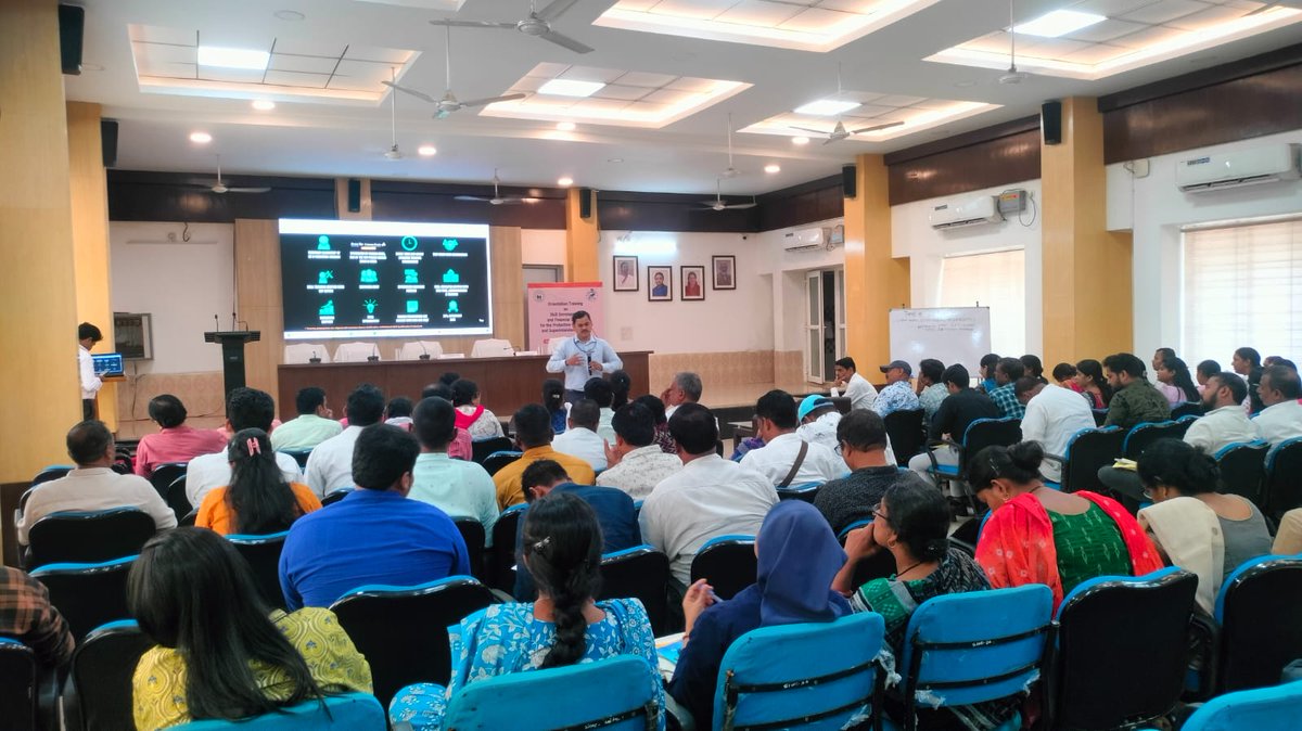 OSCPSODISHA's tweet image. Skills &amp;amp; Literacy for Stronger Child Care !

#ChildWelfare #SkillDevelopment #FinancialLiteracy #CapacityBuilding #ChildProtection #OSCPS #WCDOdisha