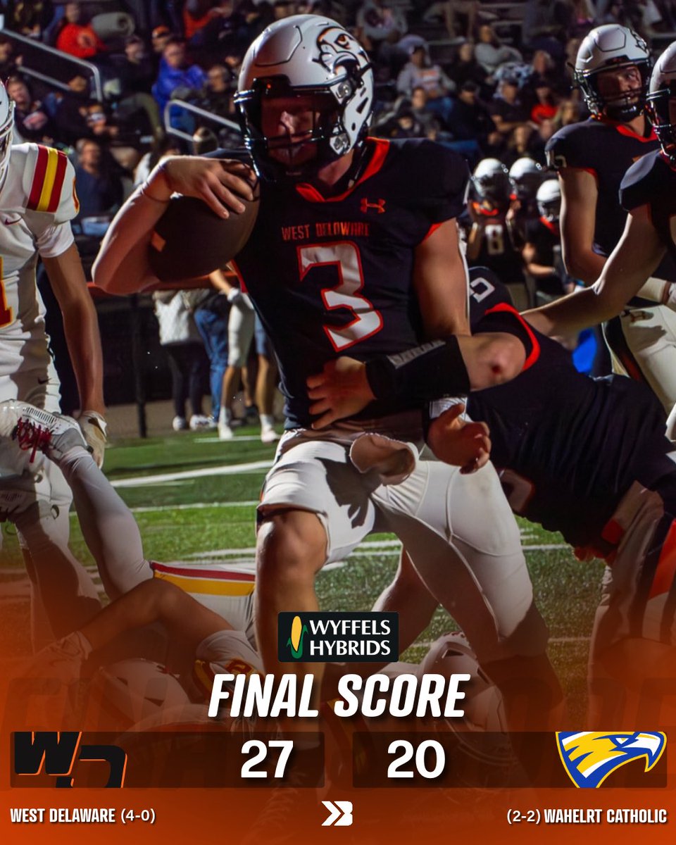 Bound_IA's tweet photo. West Delaware defeats the defending 3A State Champions 😳

The Hawks are 4-0.

#iahsfb Bryce Turner https://t.co/BqMORg47oE
