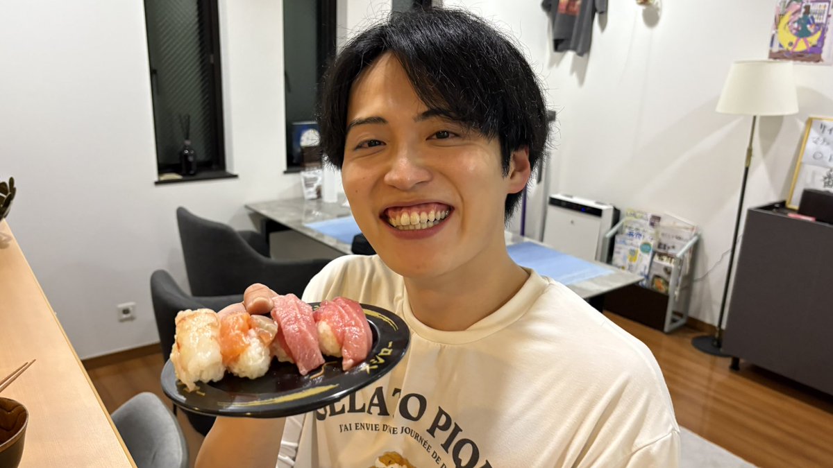 jurina_yuria's tweet image. おうち寿司で池田さんの誕生日お祝い🍣