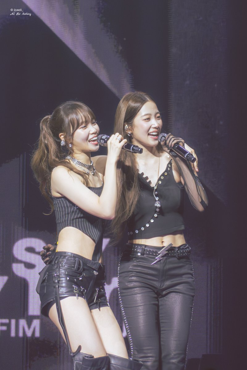 250912 Easy Crazy Hot in LA
Summerz
Chaewon &amp; Kazuha
#EASY_CRAZY_HOT_IN_INGLEWOOD #CHAEWON #KIMCHAEWON #김채원  #KAZUHA #카즈하 #SUMMERZ #썸머즈 #LE_SSERAFIM_IN_INGLEWOOD #LE_SSERAFIM #르세라핌 #EASY_CRAZY_HOT