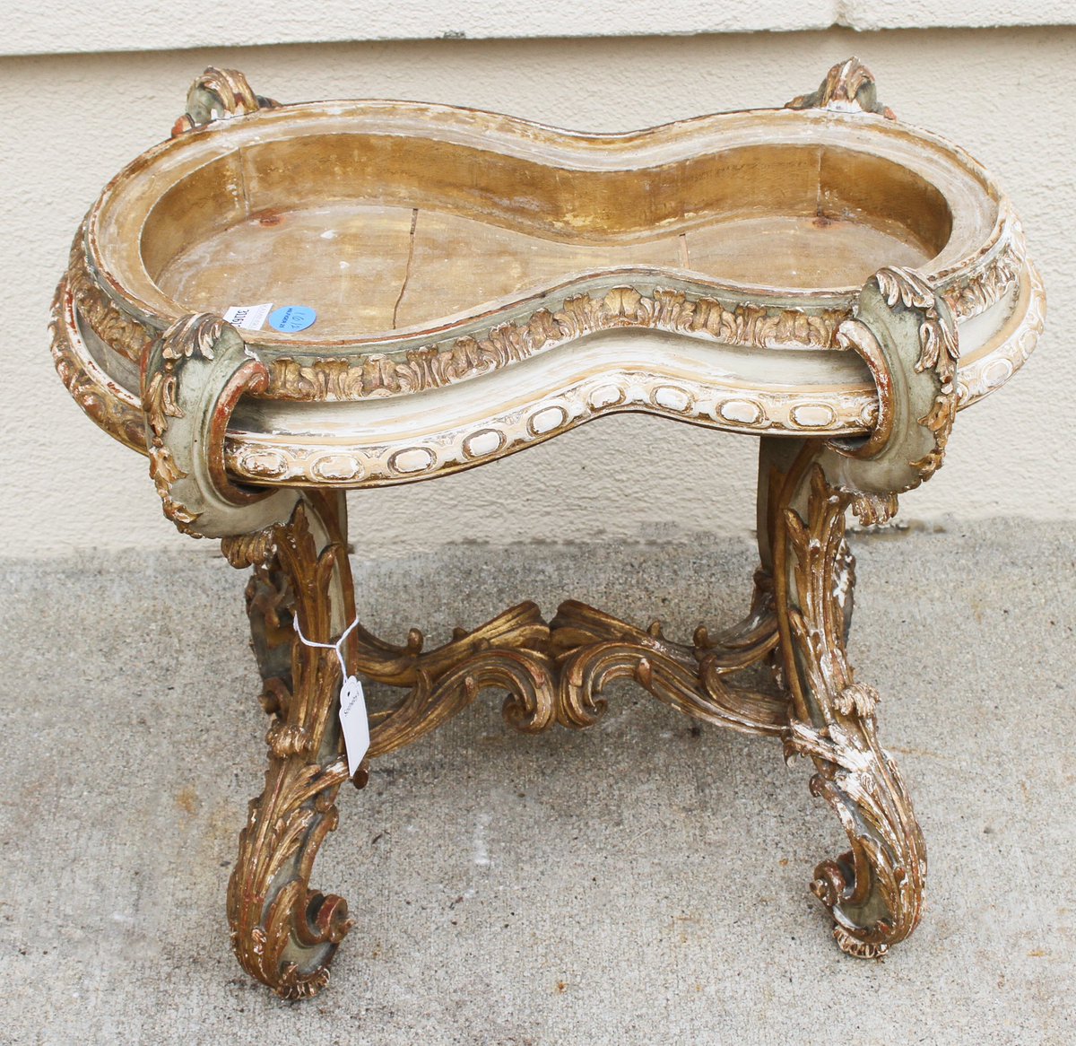kaminskima's tweet photo. It may be missing its original porcelain insert, but this #antique bidet has royal provenance!

Lot #1612 on Sunday:
19th century Louis XV carved and gold-painted decorated bidet, 19” H x 21” W X 14” D. **From the Duke and Duchess of Windsor sale, Sotheby’s, New York, 1997.**
and now “The Susie Hilfiger Collection.”

The word bidet originates from the French word for “pony,” as its shape resembled a small horse that one straddled to use. The invention likely emerged in both France and Italy around the same time, as people sought improved hygiene solutions. In the 1700s, regular bathing was a luxury, and bidets offered a practical way to stay clean.

It’s a bidet fit for a king or queen- but you can use it as a flower stand if you prefer 😉

#kaminskima #bidet #antiquebidet #dukeandduchess #dukeandduchessofwindsor #nantucket #oneofakind #interiordecor #interiordecorwithatwist #interiordecorwithprovenance #nantucket #royalprovenance #thesusiehilfigercollection