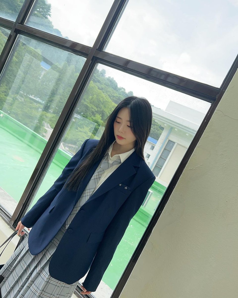 jiu__rabbit's tweet photo. 👔🖤 https://t.co/LlGoqPV1RW