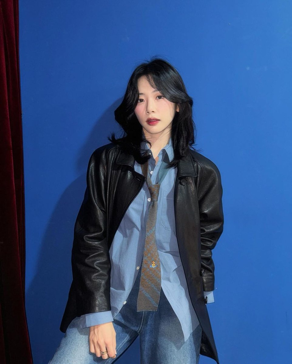 jiu__rabbit's tweet photo. 👔🖤 https://t.co/LlGoqPV1RW