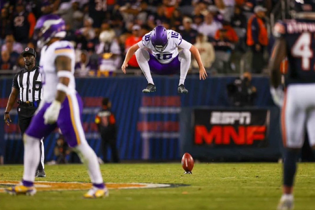 Week 1 of my jump program complete in full. After 3 workouts the week before. 

Only 11 more weeks until I’m jumping like Will the Thrill