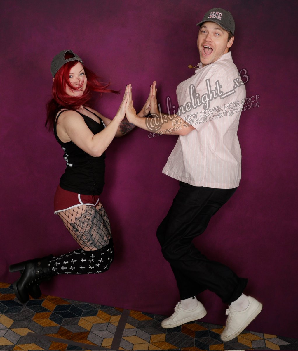 Moonlit_Impala's tweet photo. FINALLY GOT JPGS WOOOOOO
This is one of my favs even though I fell on my ass immediately after and had to redo the photo because of my hair LMAO
But thankfully @Alex8Calvert was a sweetheart and helped me up so it's all good 🥹❤️
#SPNCHI #SPNCHICAGO #CHICON https://t.co/3hLKf8EWoE