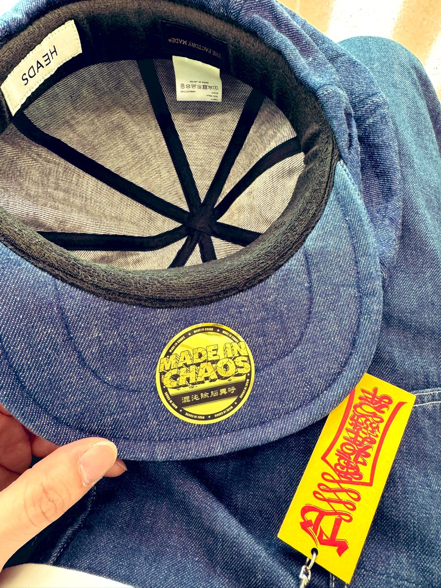 yallrocksick's tweet image. ハッ… なんだこのシール✨

#ヒロコア 
#MADEINCHAOS