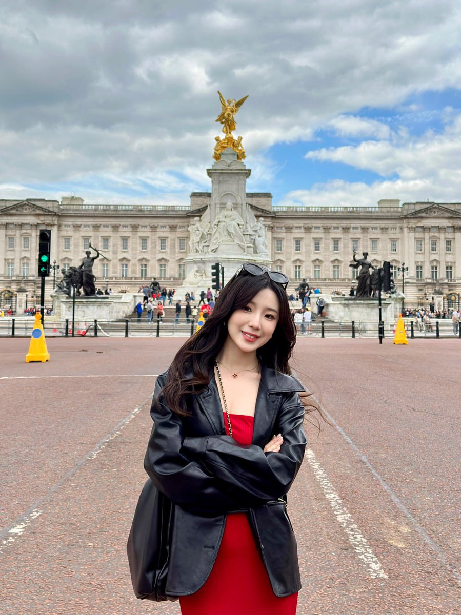 Success is the sum of small efforts, repeated day in and day out.Robert Collier