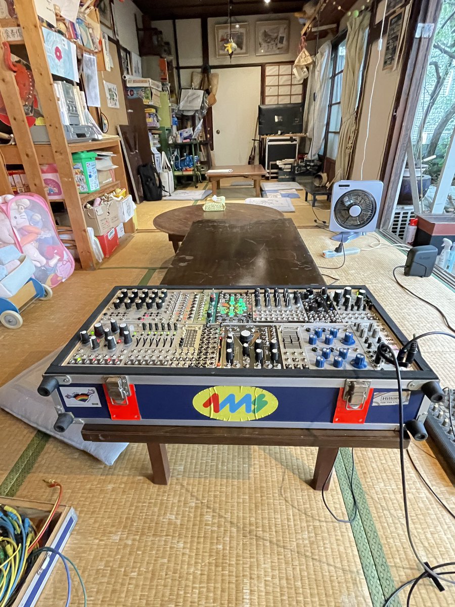 hirahide's tweet image. 現場です。
チキンカレーもあります。
ビールも珈琲もあります！