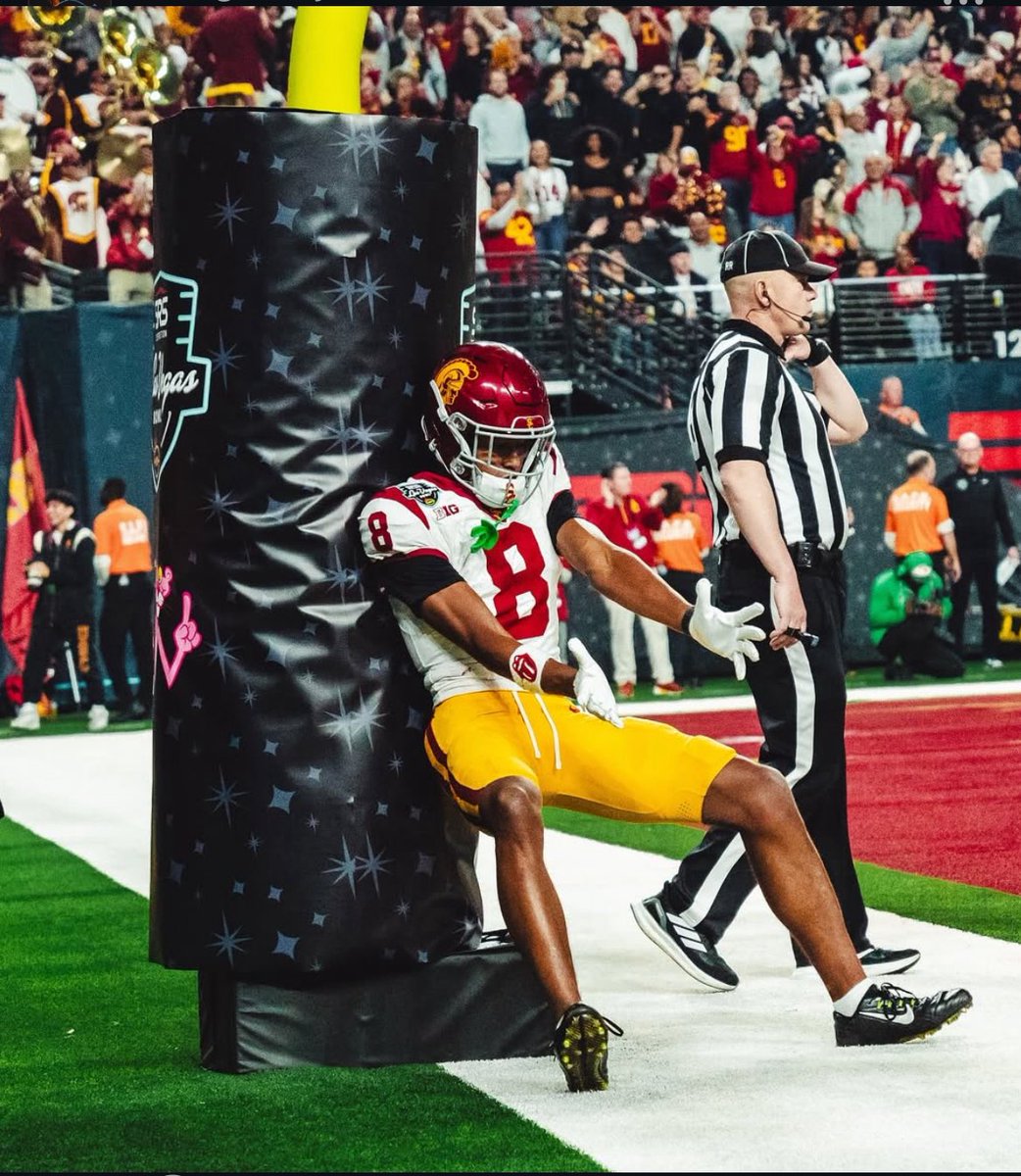 Extremely blessed to receive an offer from the University of Southern California ✌️<a href="/CoachChadSavage/">Chad Savage</a> <a href="/LincolnRiley/">Lincoln Riley</a> <a href="/ChadSimmons_/">ChadSimmons</a> <a href="/TomLoy247/">Tom Loy</a> <a href="/SWiltfong_/">Steve Wiltfong</a> <a href="/theBAFootball/">Brentwood Academy Football</a>