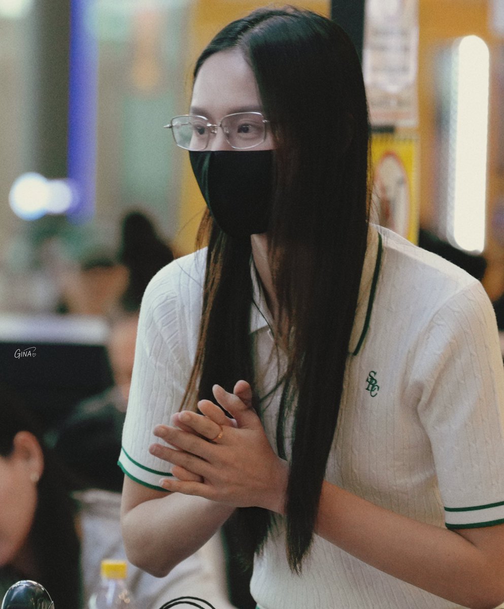 GINA1900X's tweet image. Baby, is your Kuromi mask is upside down, so cute 🤣🤣🤣

#LookmheePunyapat
#ลูกหมีซอนญ่า
#LMSY