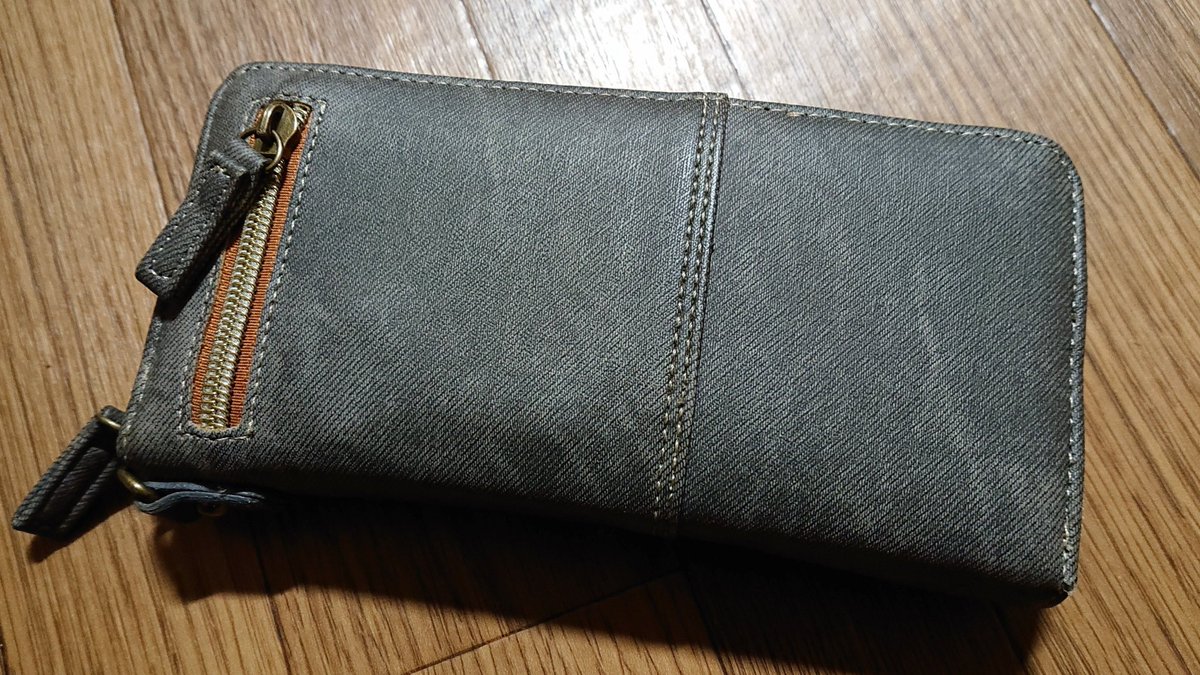 因みに落とした財布はコレです。

1週間以上経ちましたが未だに見つかっていませぬ。どうか戻ってきます様に。
#札幌市
#拡散希望