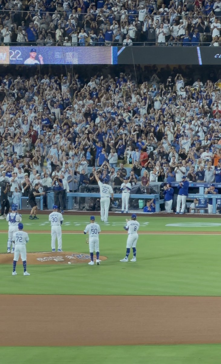 daazedndodgers's tweet image. im not crying, you’re crying