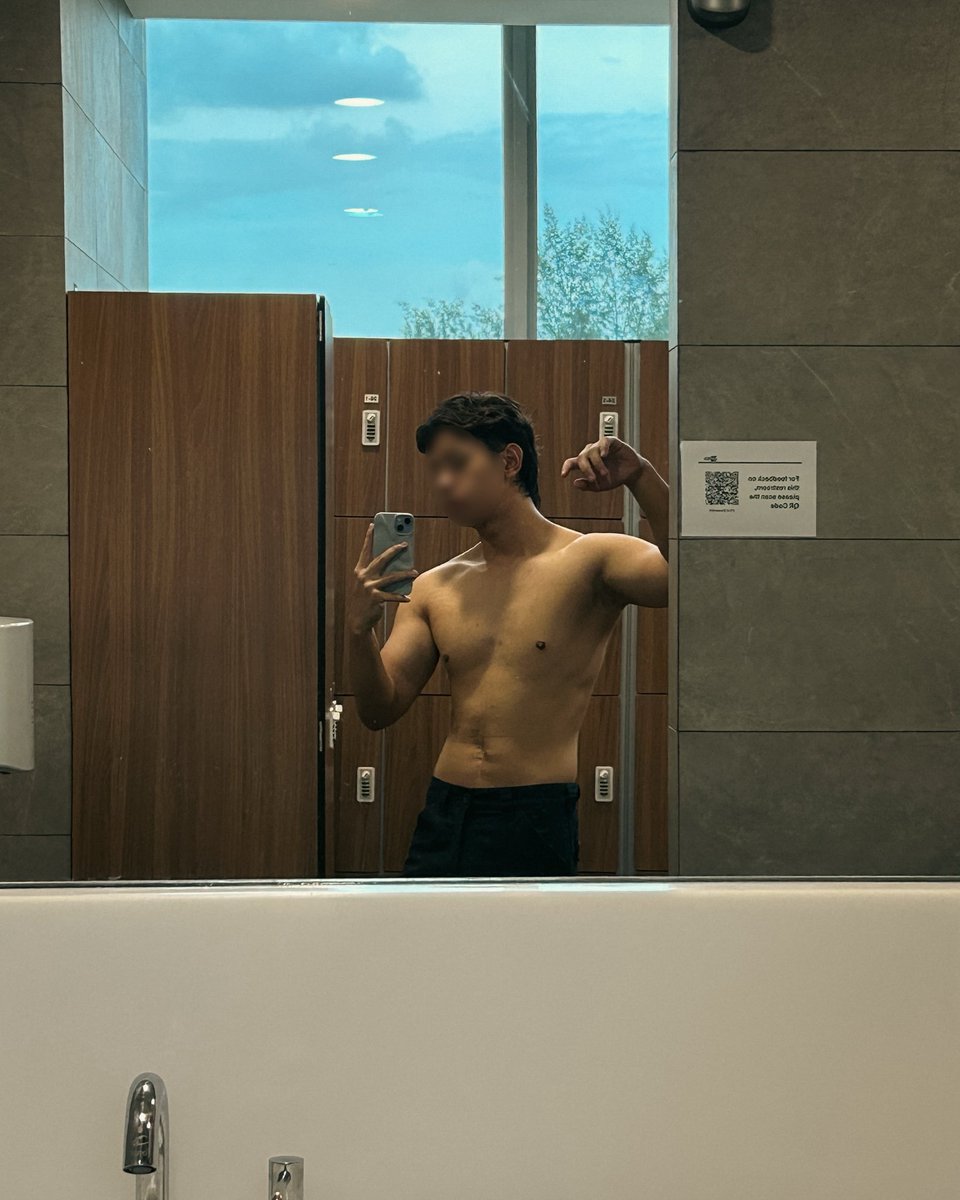 sgboyhere's tweet photo. oomf walked in on me taking these pics 🫣 https://t.co/27rQwhtGJ3