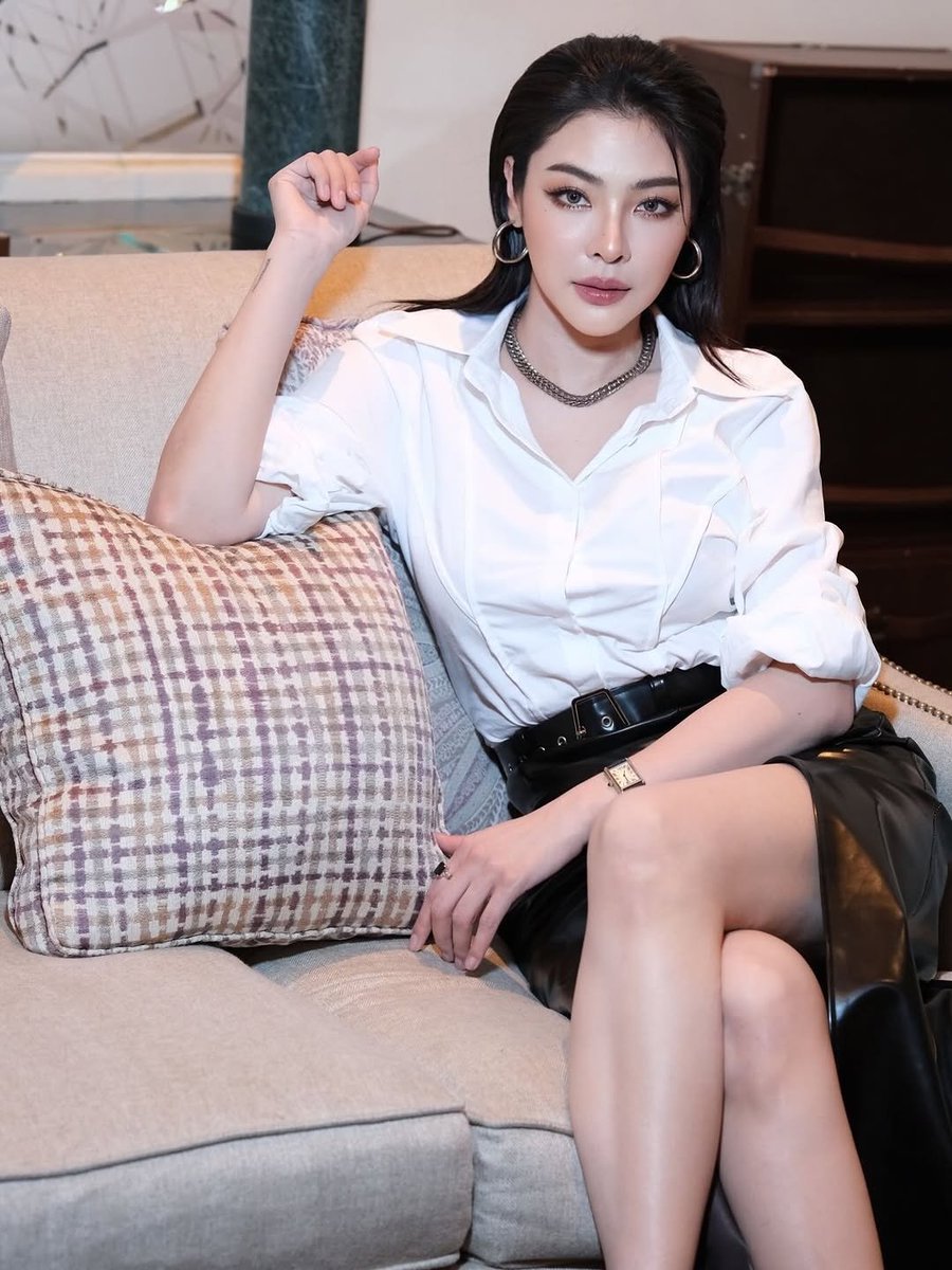 im_myouison2's tweet photo. Even with 1% possibility:

Who is your dream collab with Faye?

WINK FS WITH FAYE
#FayeBDfansignInSH https://t.co/AEcYHU9y6b