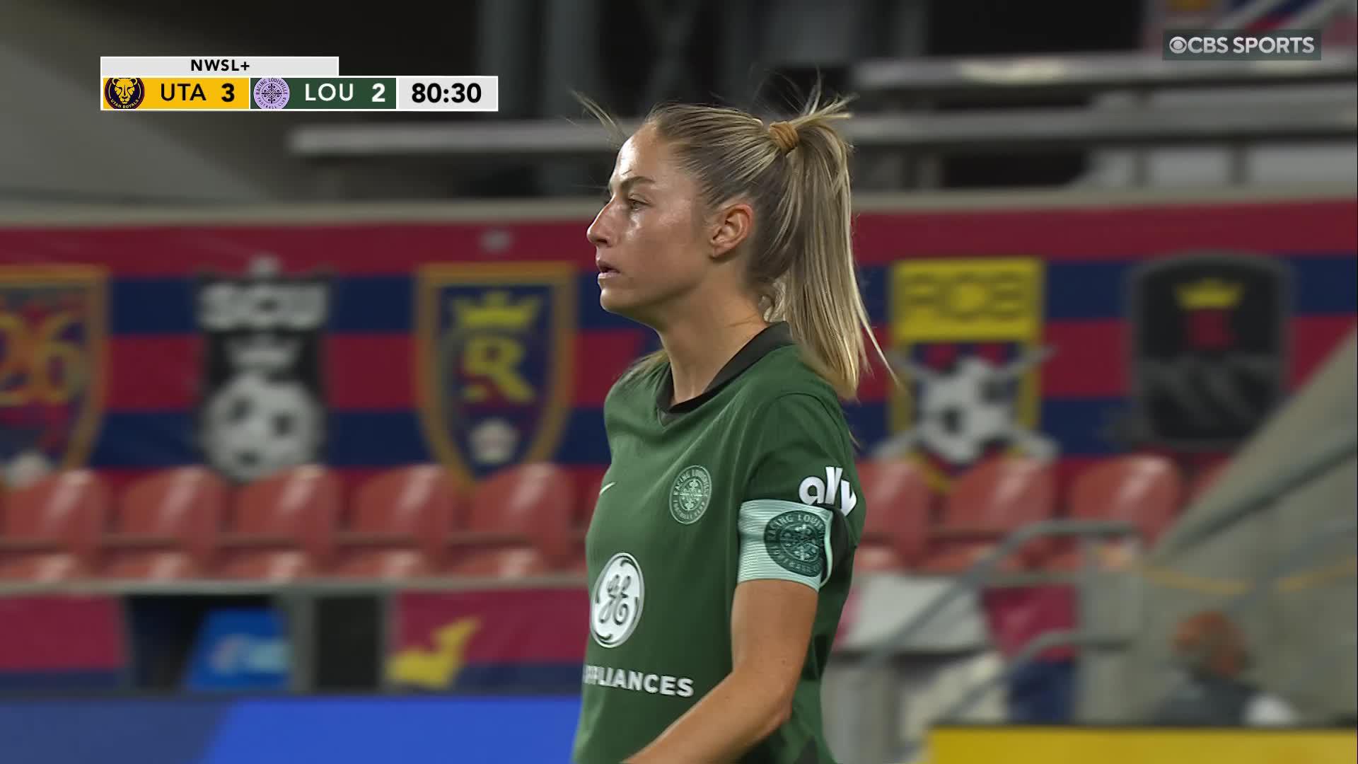 Janine Sonis’ free kick bends in like it’s guided by GPS.You gotta watch this goal!